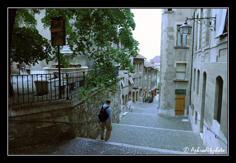 029 La rue du Perron